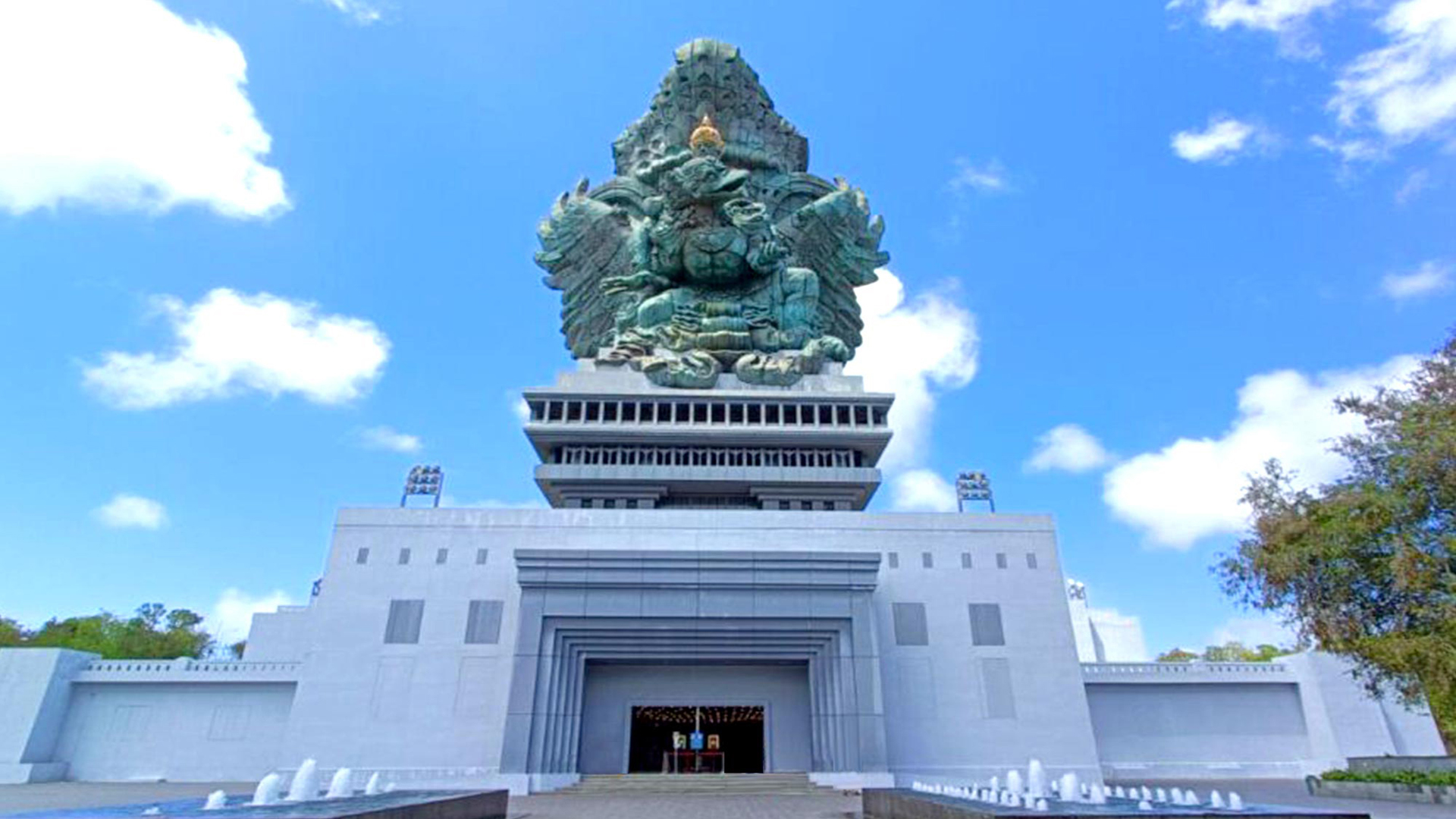 Patung Garuda Wisnu Kencana di Bali